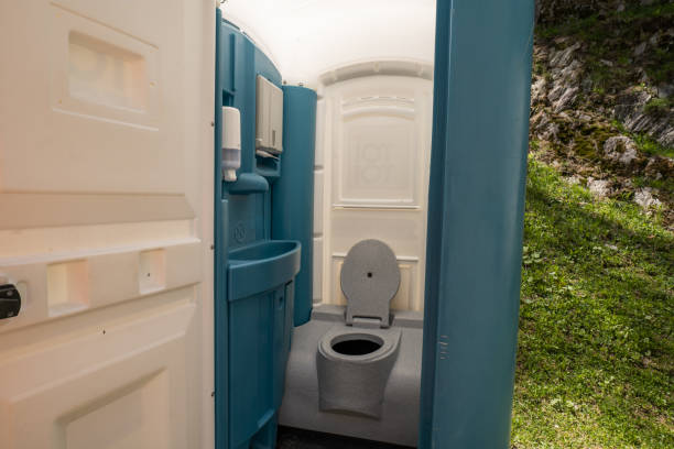Best High-end porta potty rental  in Broadview Park, FL